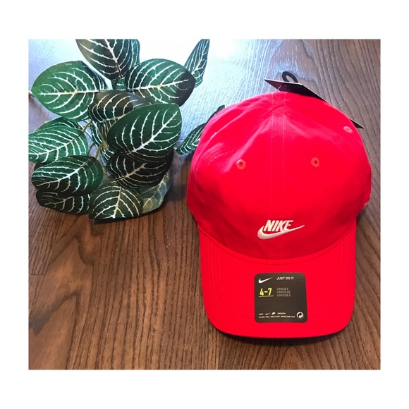 Nike Other - NIKE KIDS BASEBALL CAP  SIZE 4-7